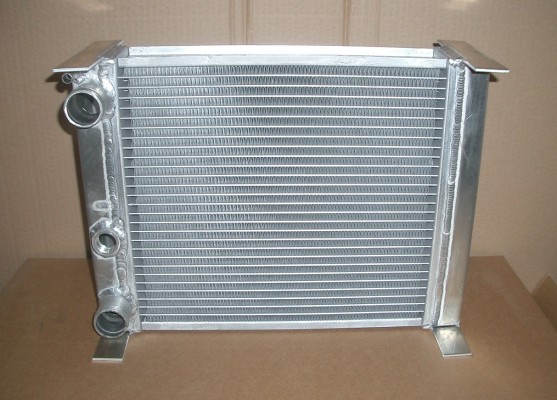 Auto-Aluminium-Kühler Für Motorkühlung Stockbild - Bild von  ineinandergreifen, industriell: 225888663
